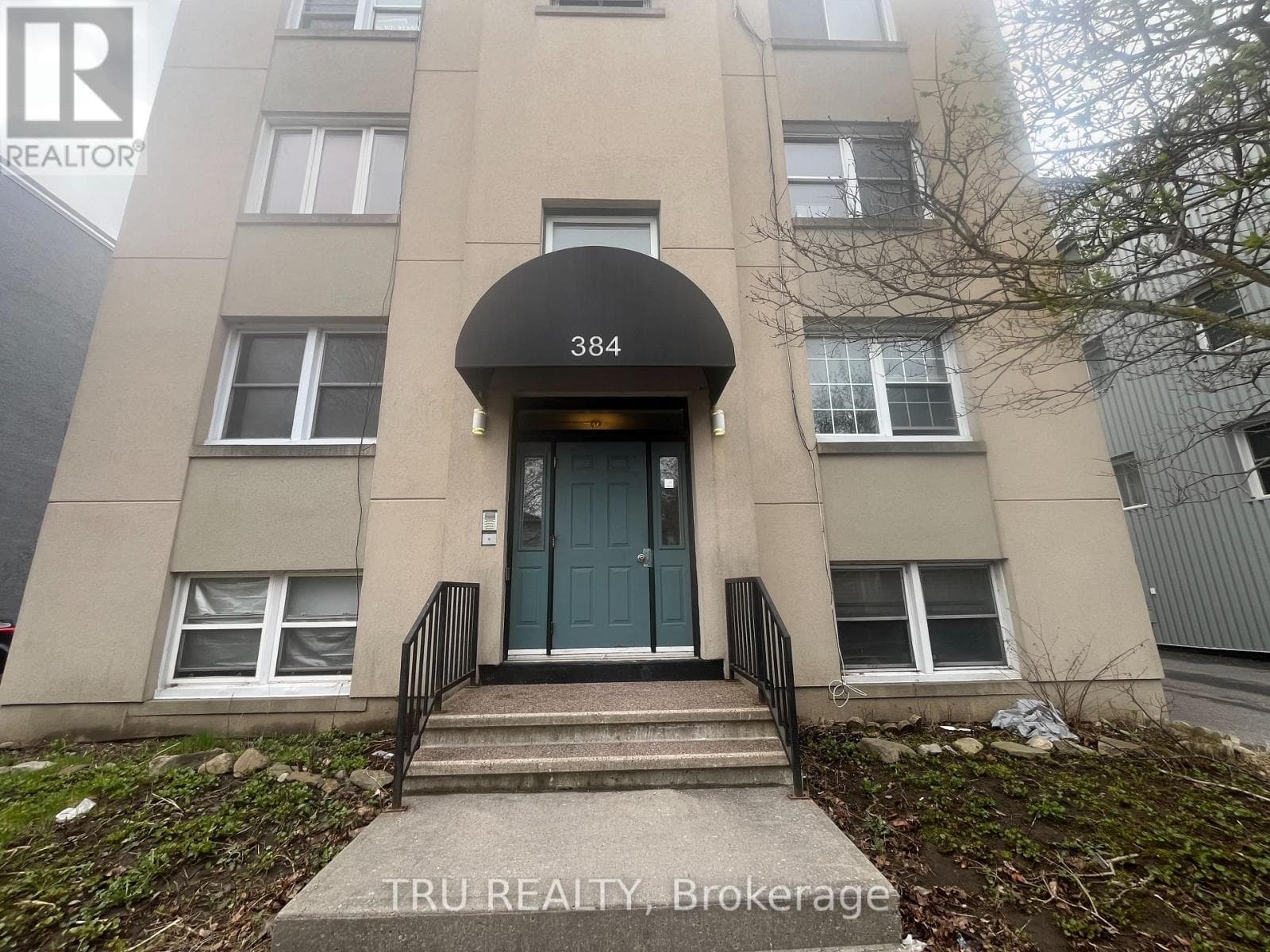 3 - 384 Blake Boulevard