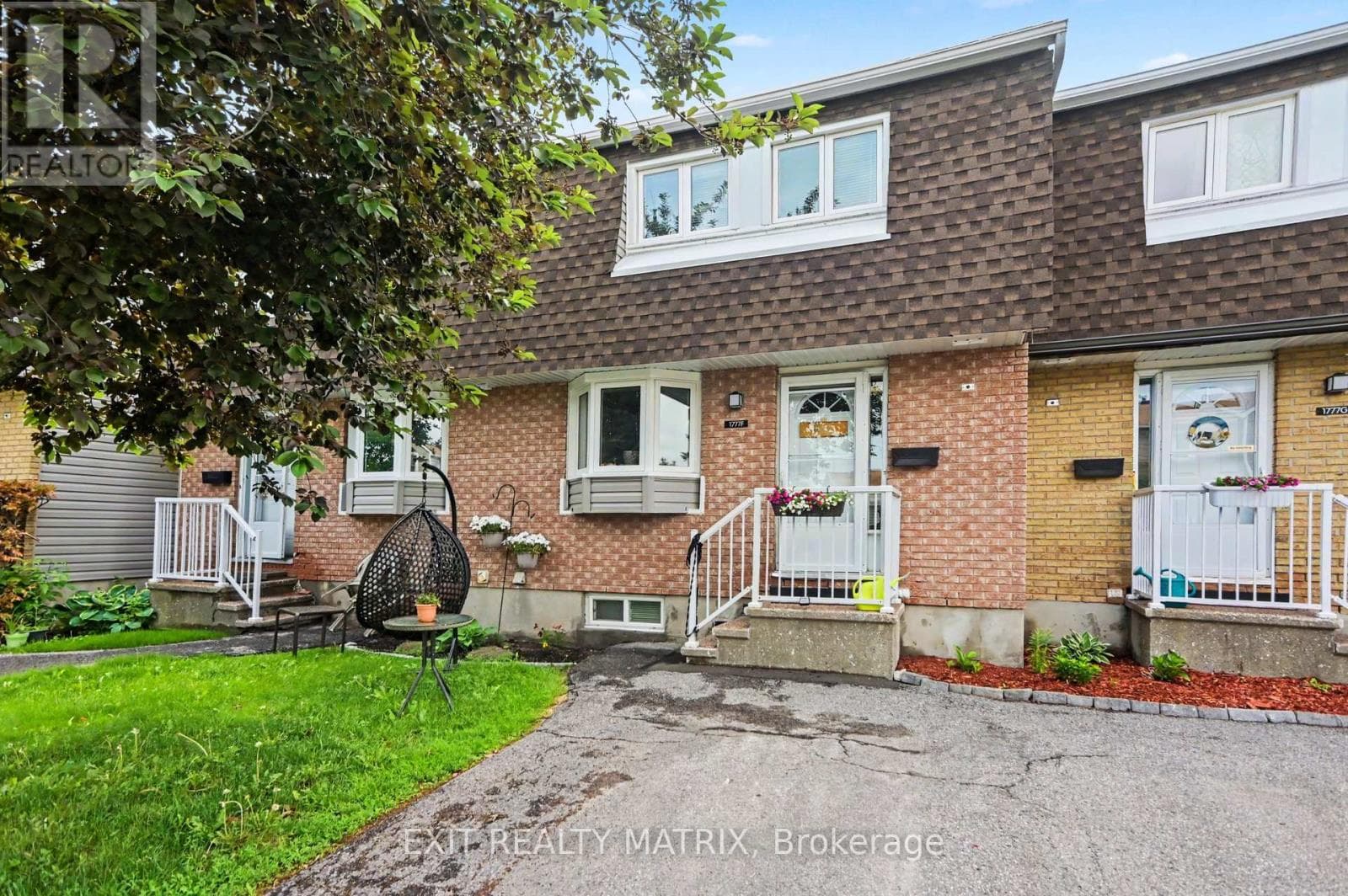 F - 1777 Lamoureux Drive