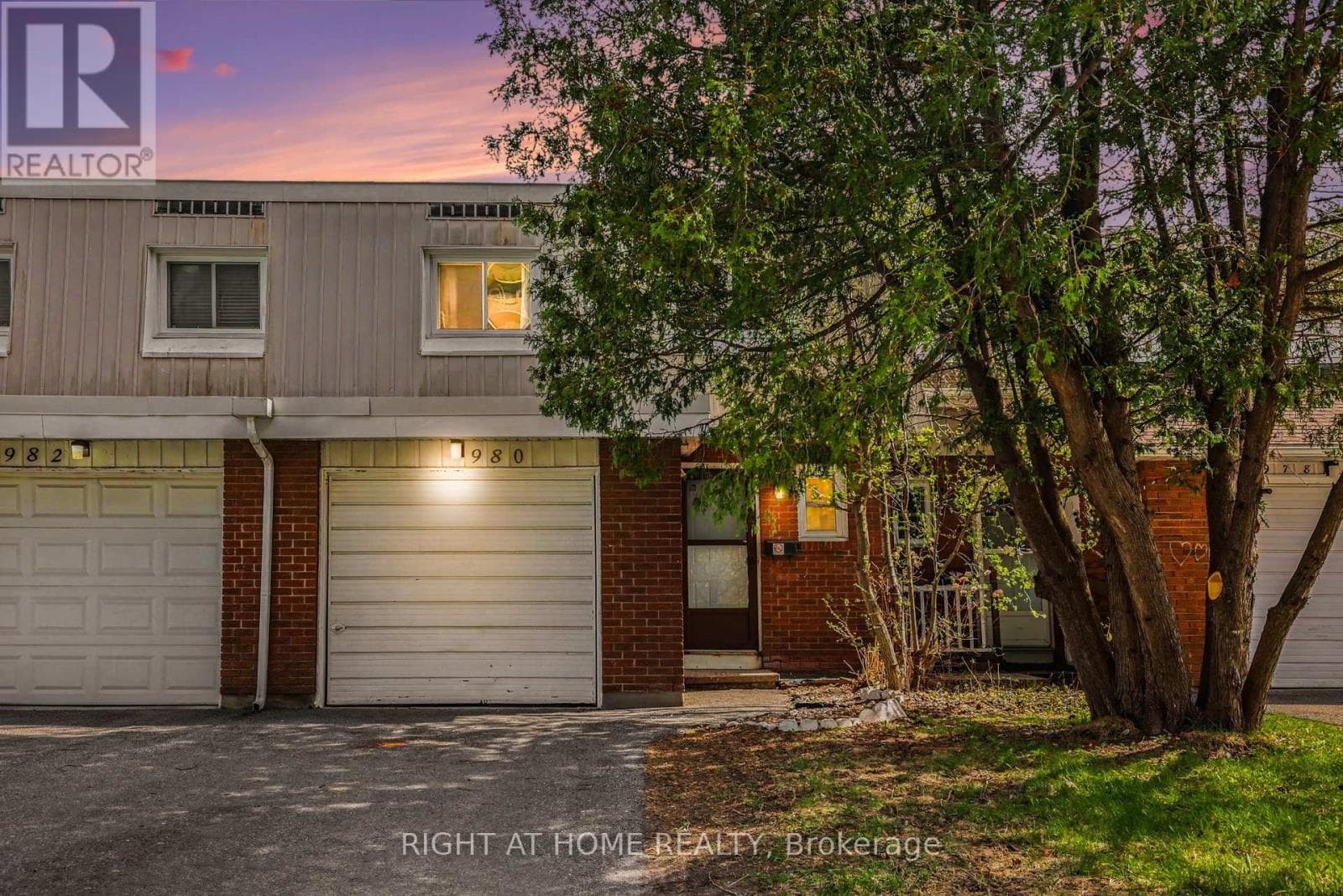 207 - 980 Gulf Place