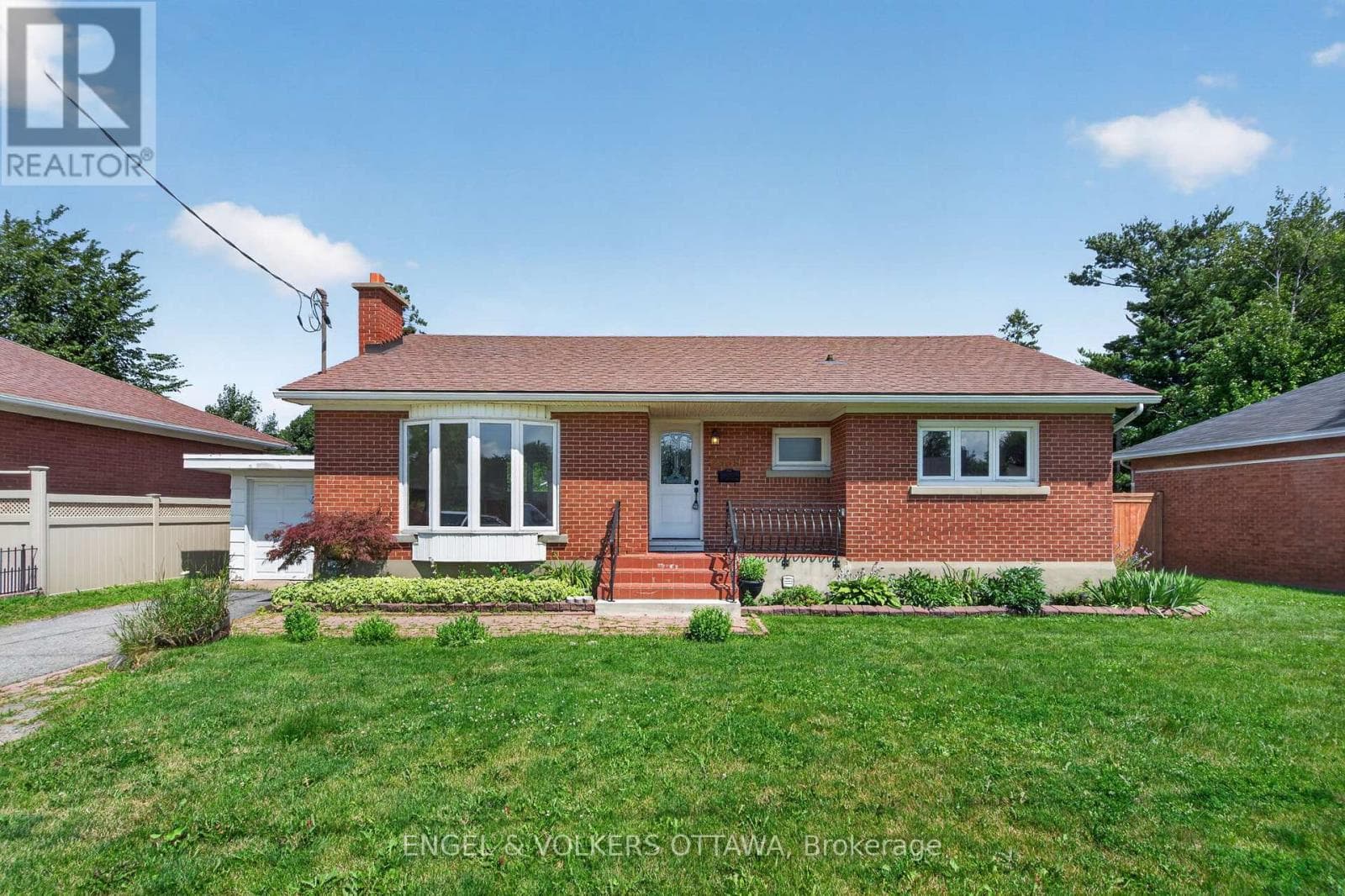 2439 Alta Vista Drive