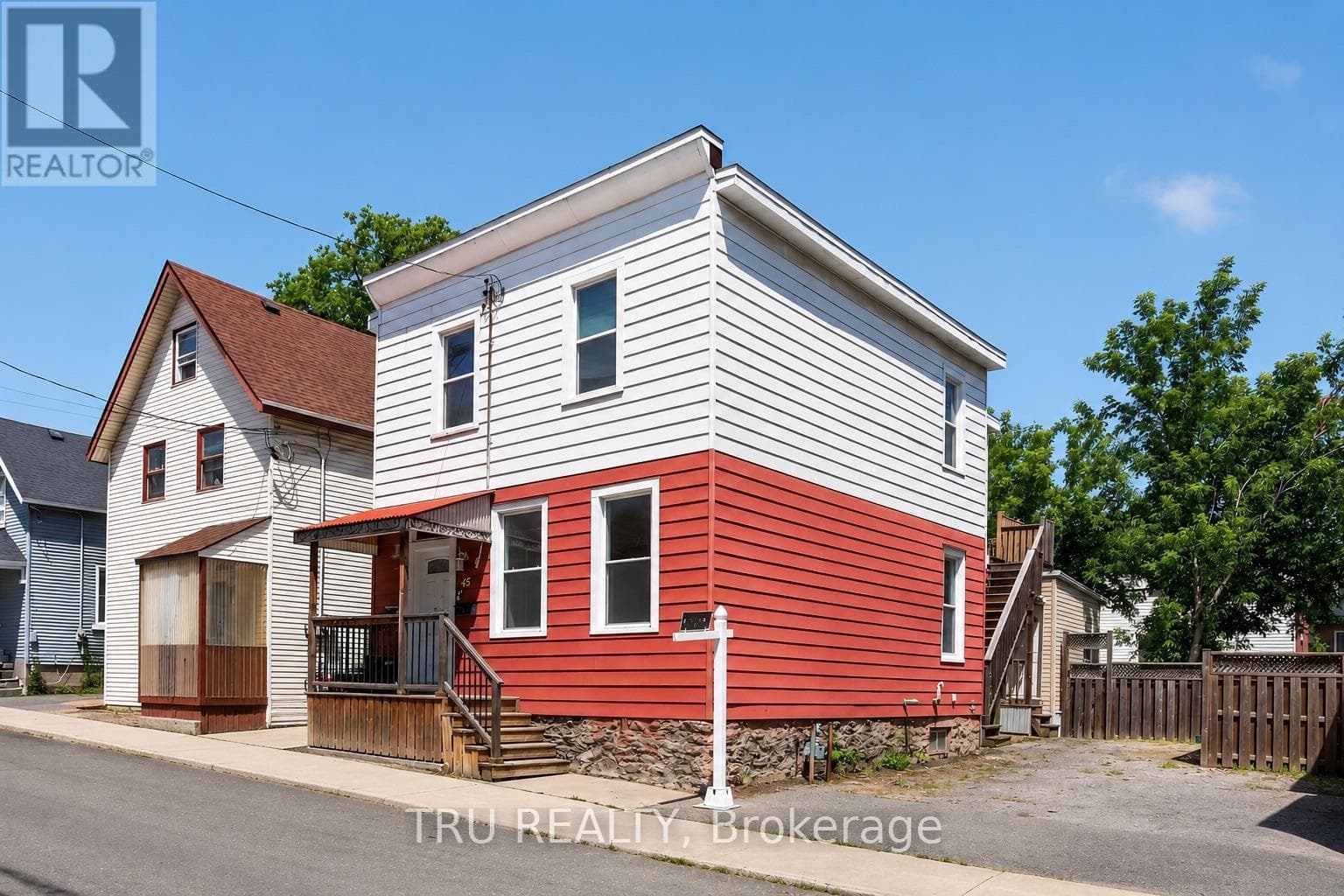 45 Bell Street N