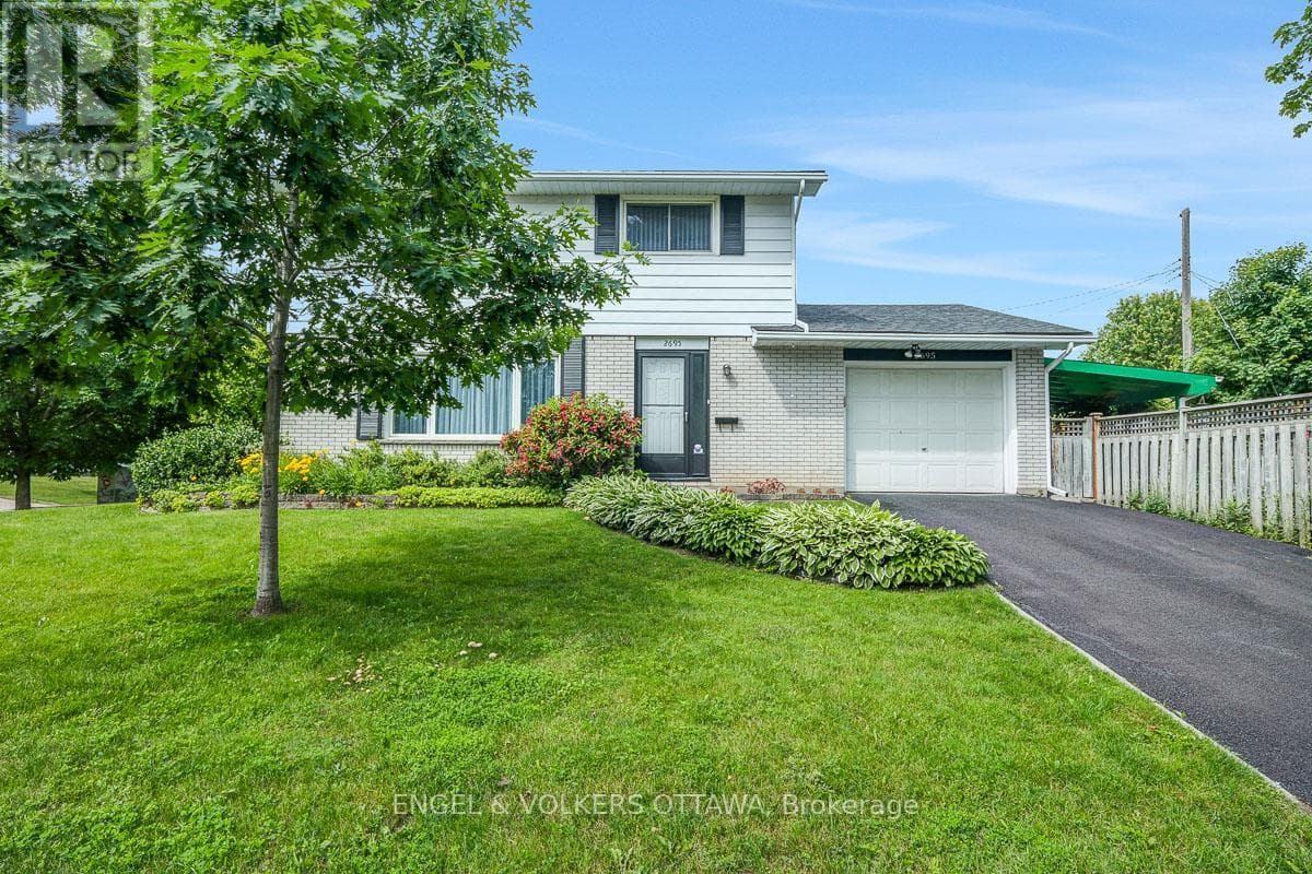 2695 Hickson Crescent S