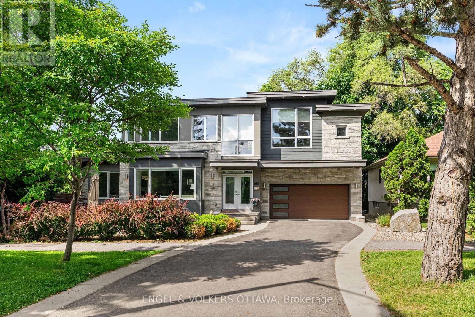 615 Island Park Crescent
