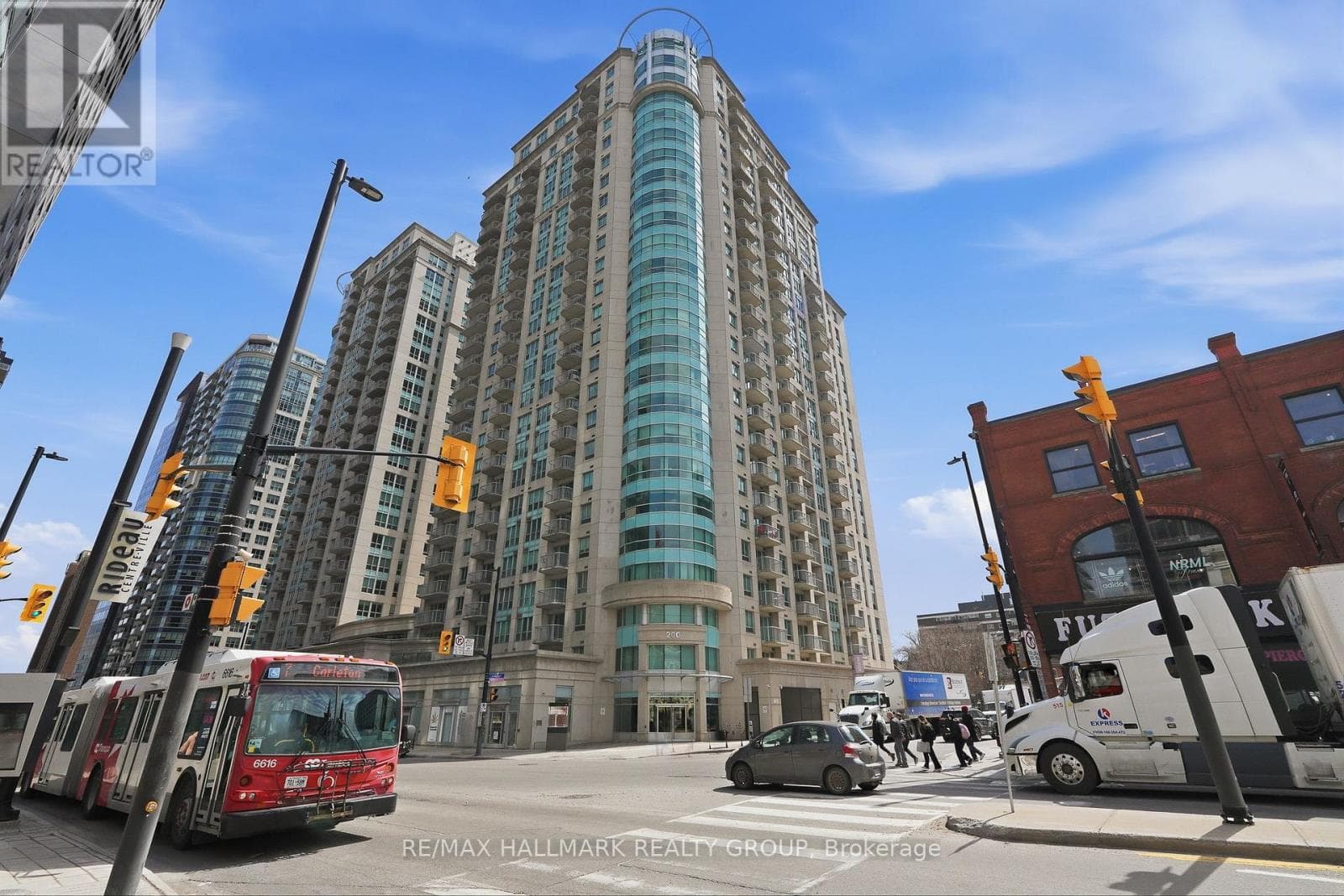 809 - 200 Rideau Street