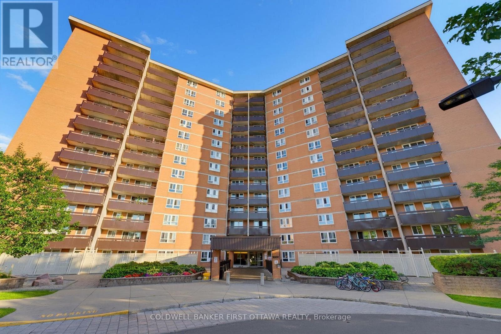 803 - 2000 Jasmine Crescent
