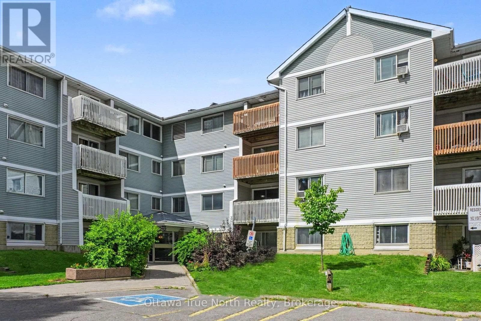 218 - 212 Viewmount Drive