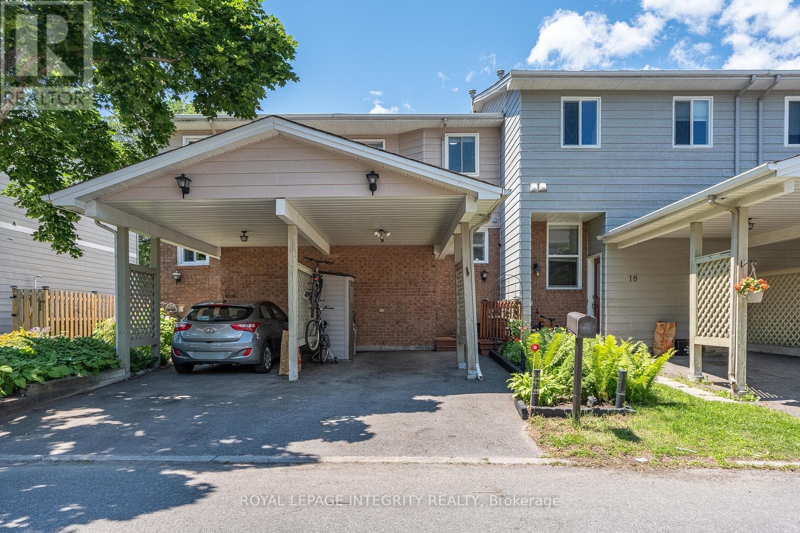 16 Stamford Private