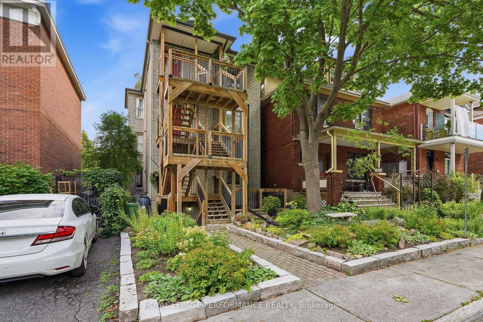 1 - 51 Spadina Avenue