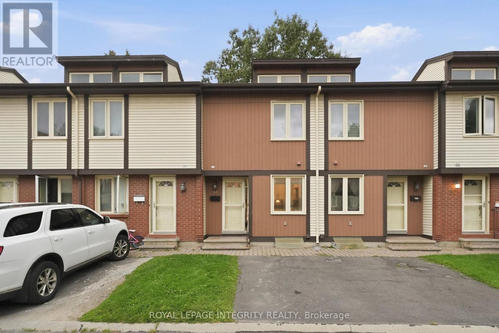 54 - 811 Connaught Avenue