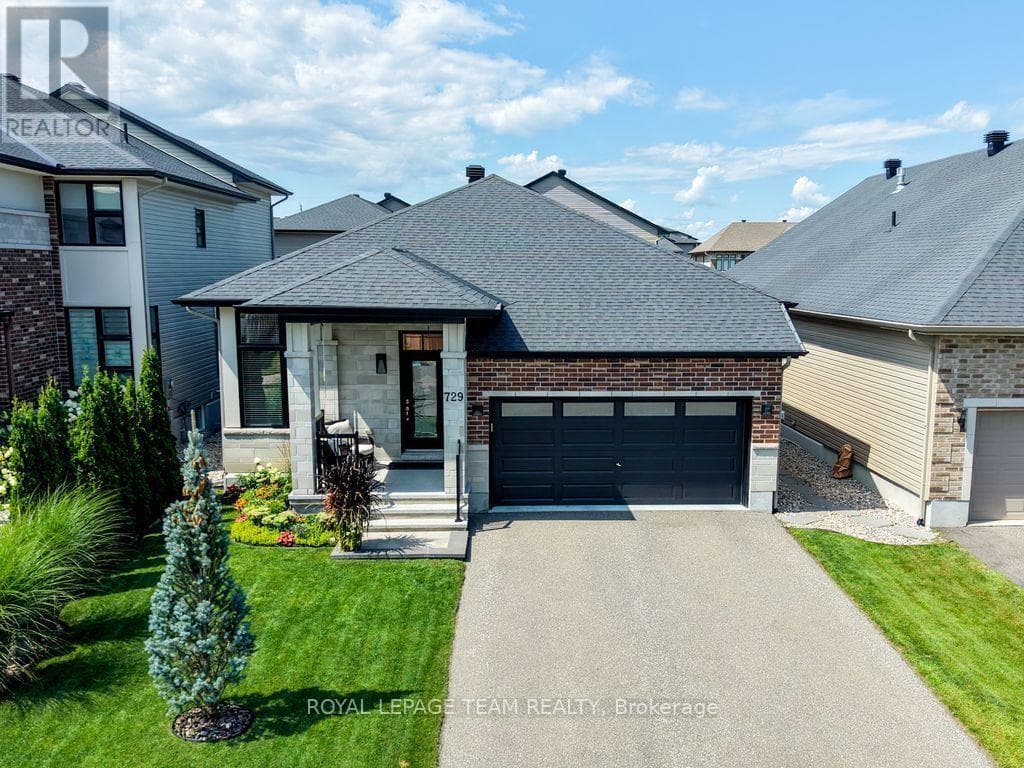 729 Carnelian Crescent