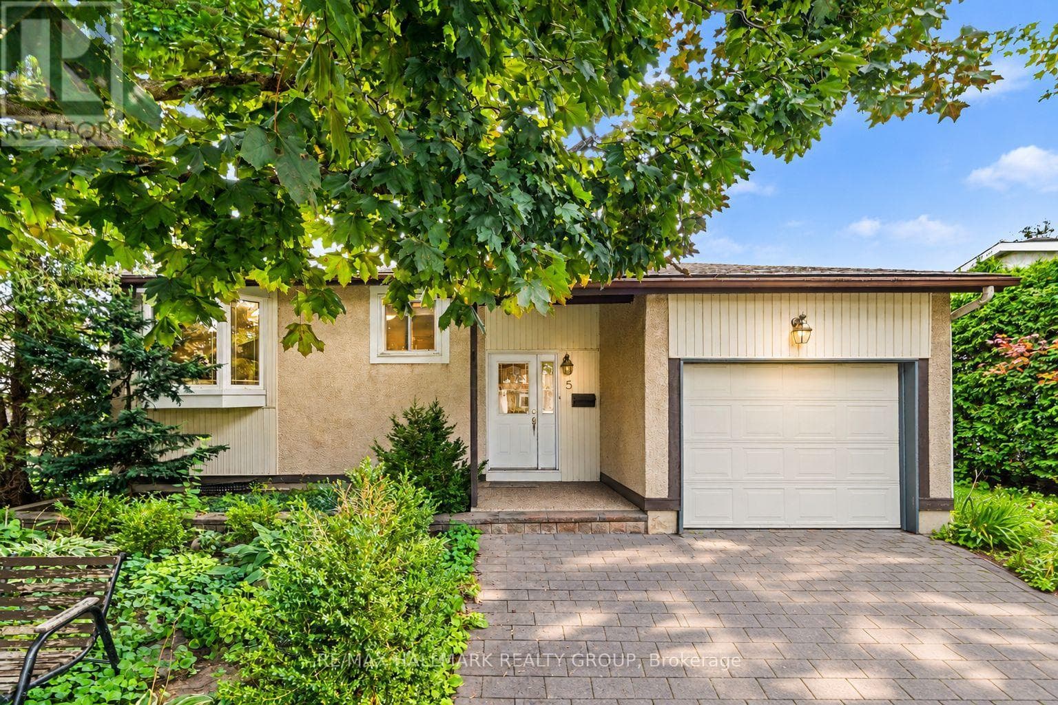 5 Lansfield Way