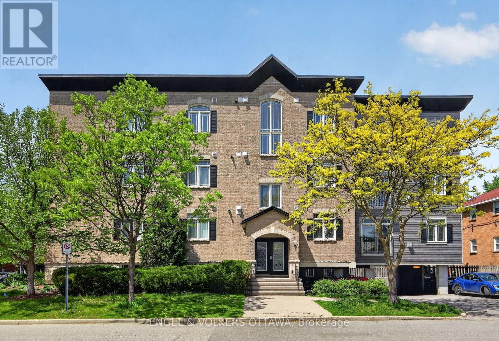 401 - 711 Churchill Avenue