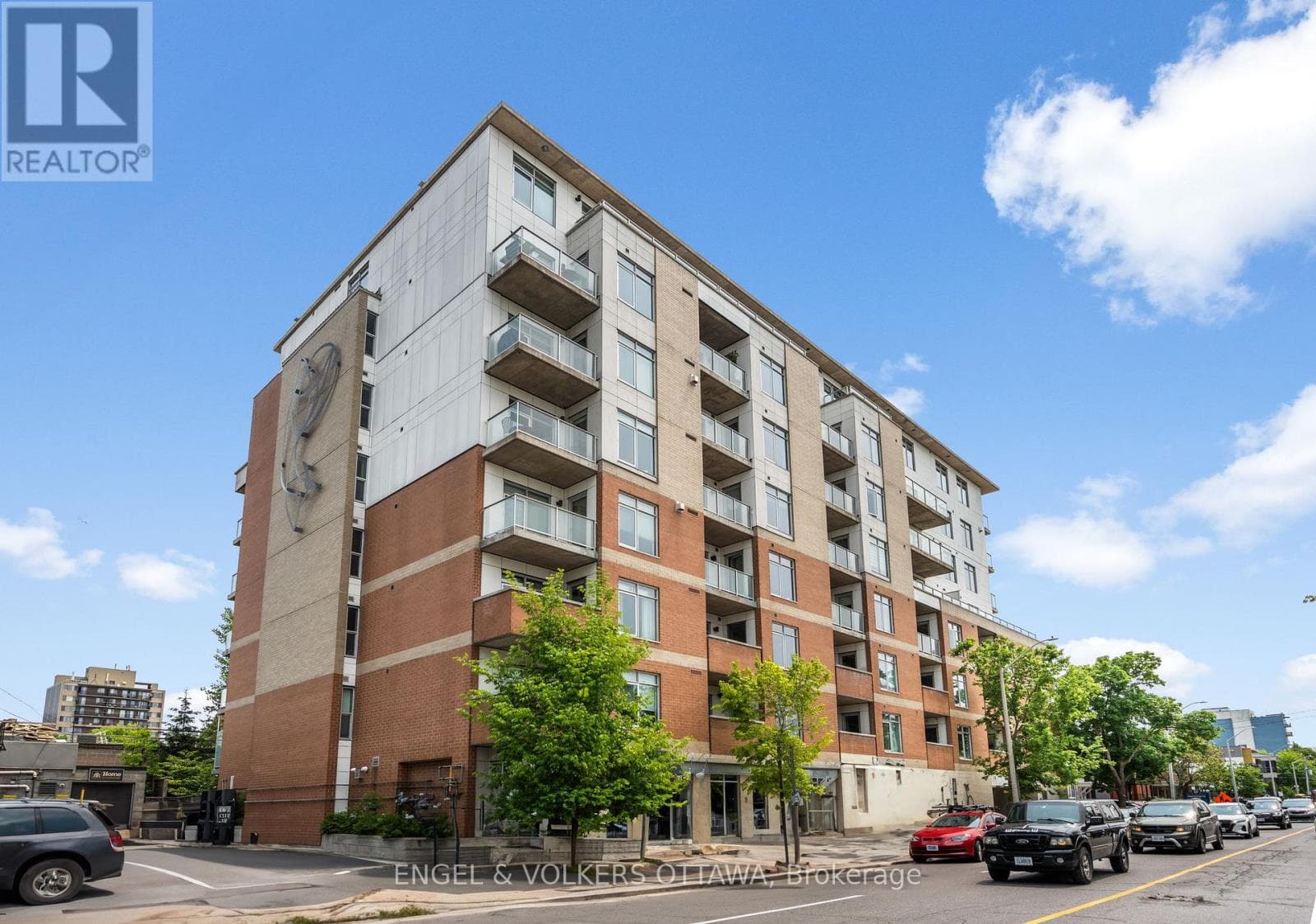 602 - 131 Holland Avenue