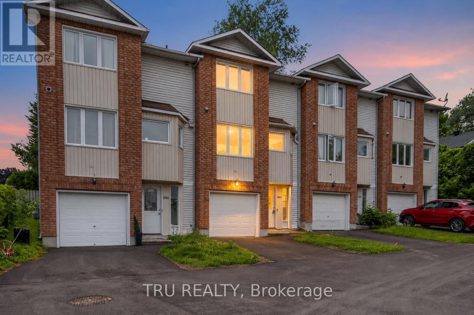 27 - 2050 Riviera Terrace