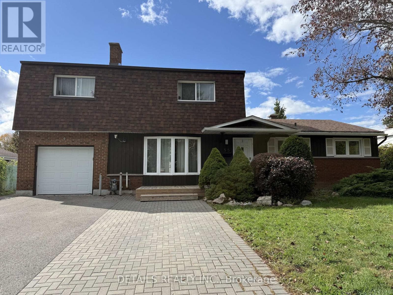 55 Saginaw Crescent