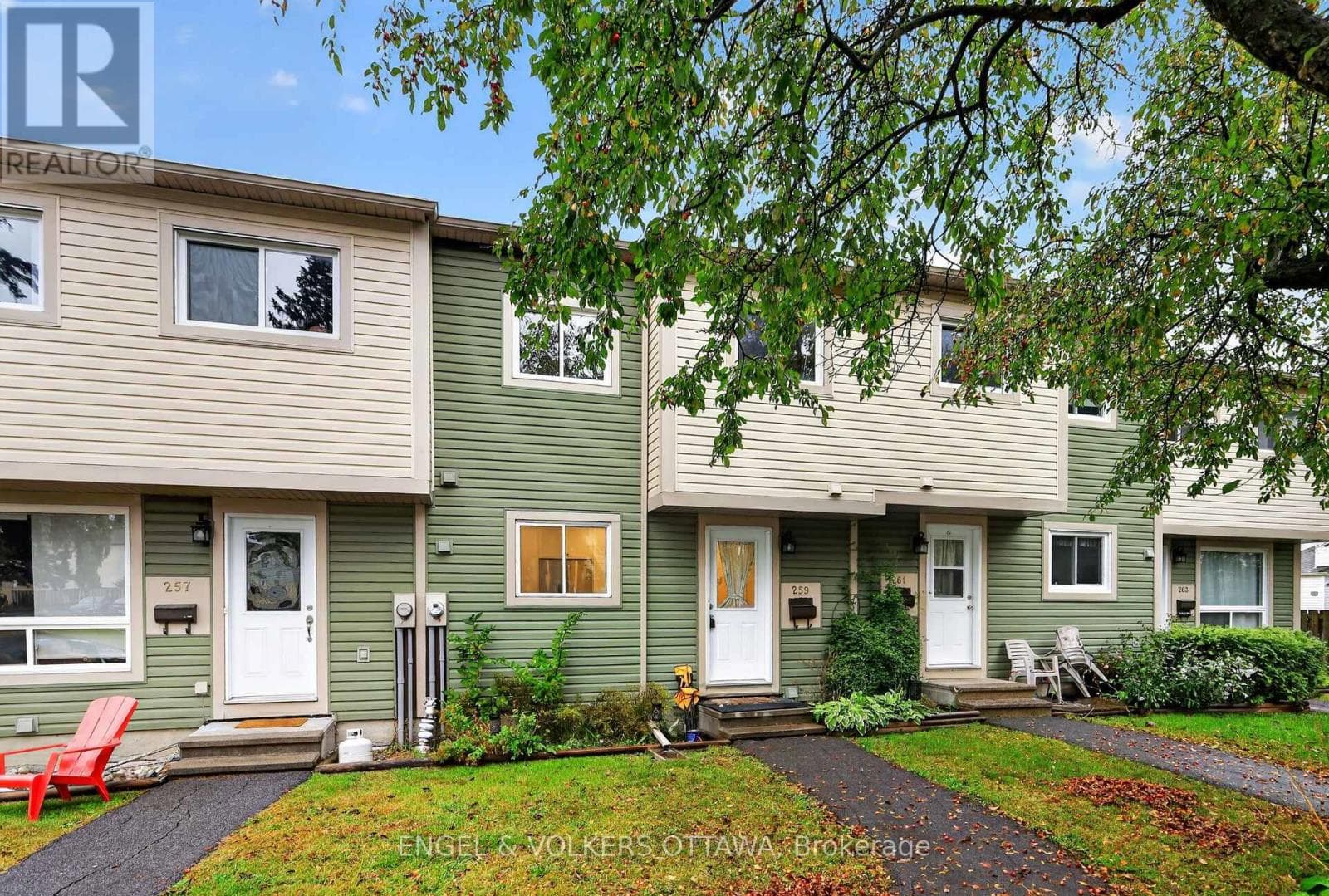 259 Teal Crescent