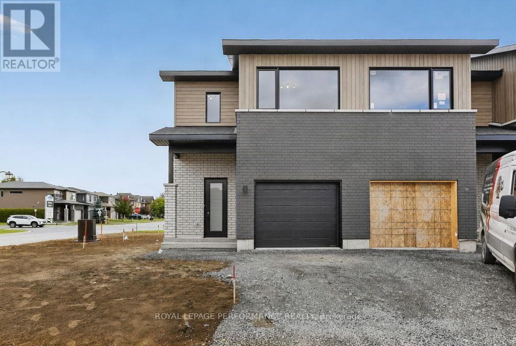 2465 Gray Crescent