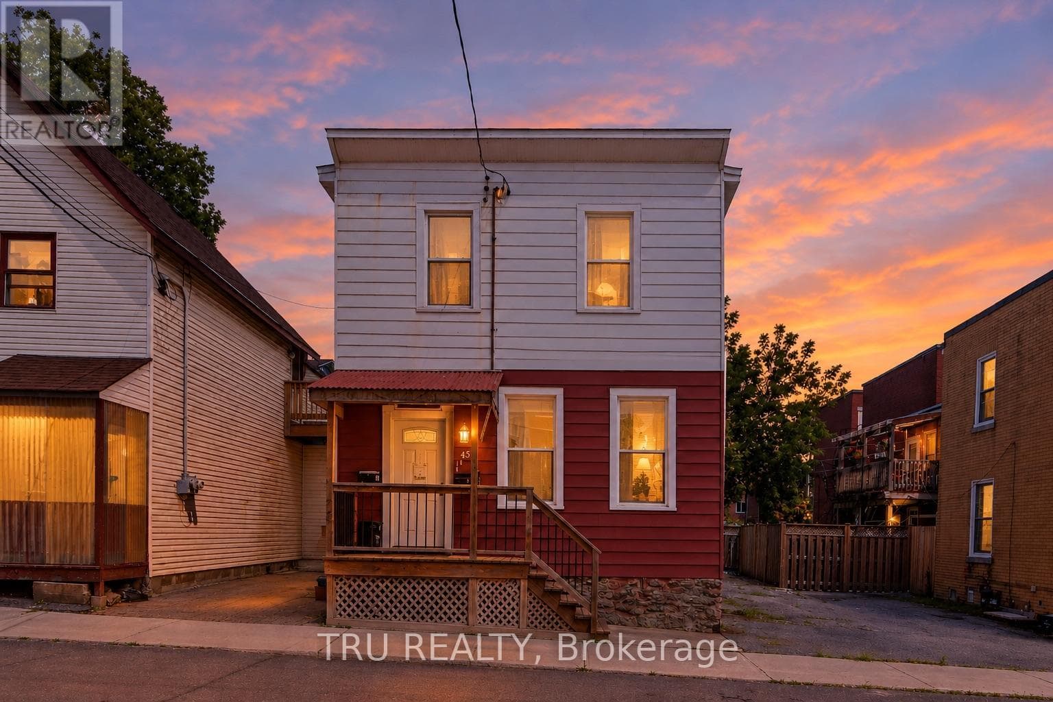 45 Bell Street N