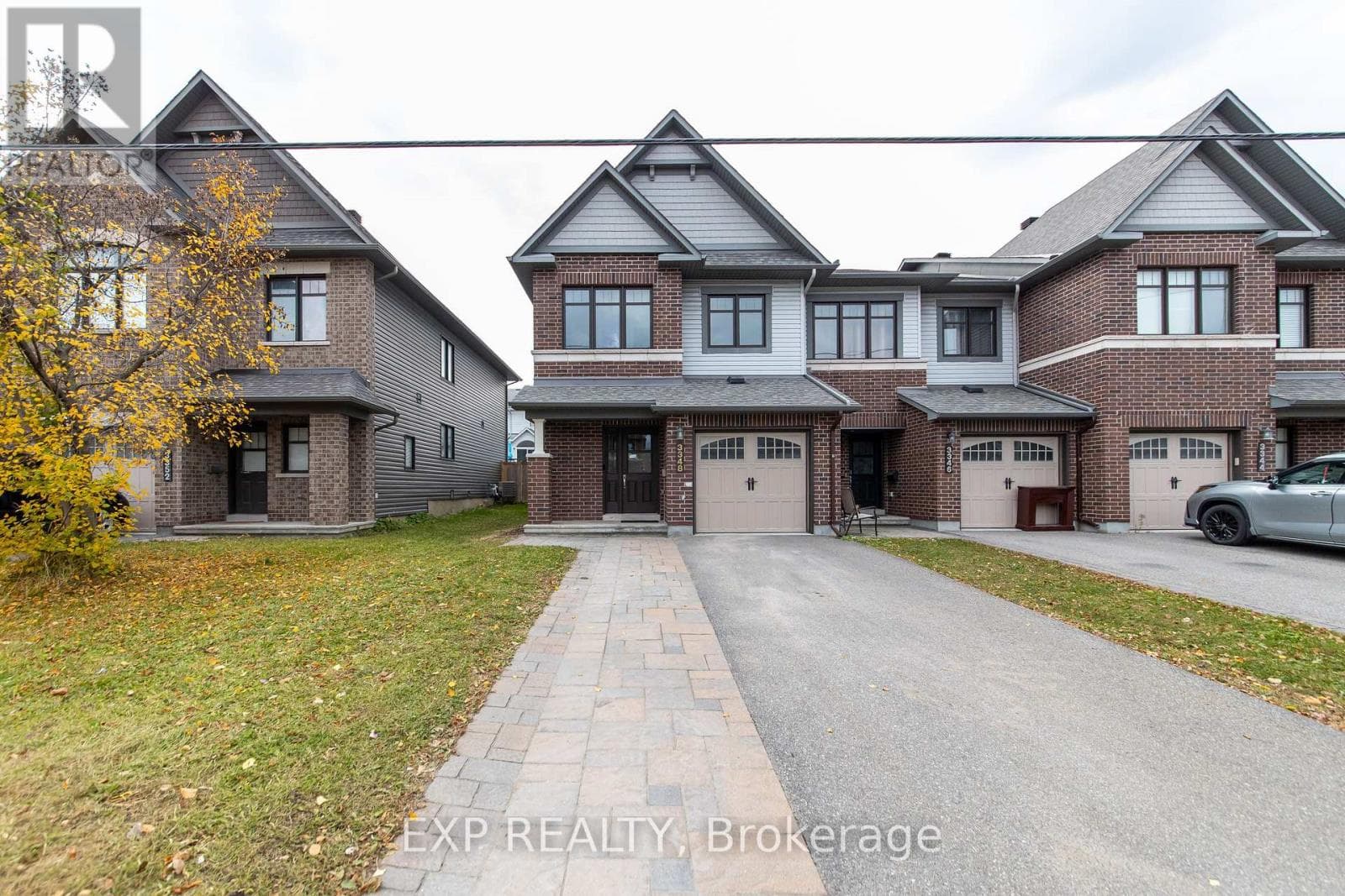3348 Woodroffe Avenue