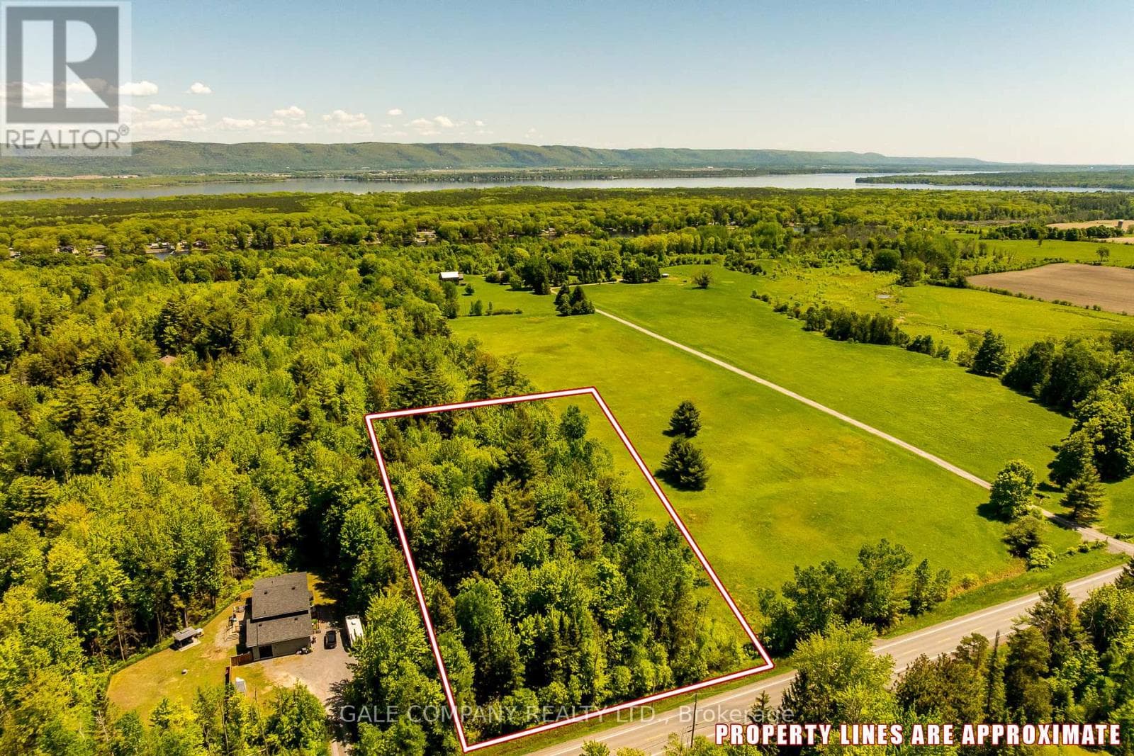 4475 Dunrobin Road