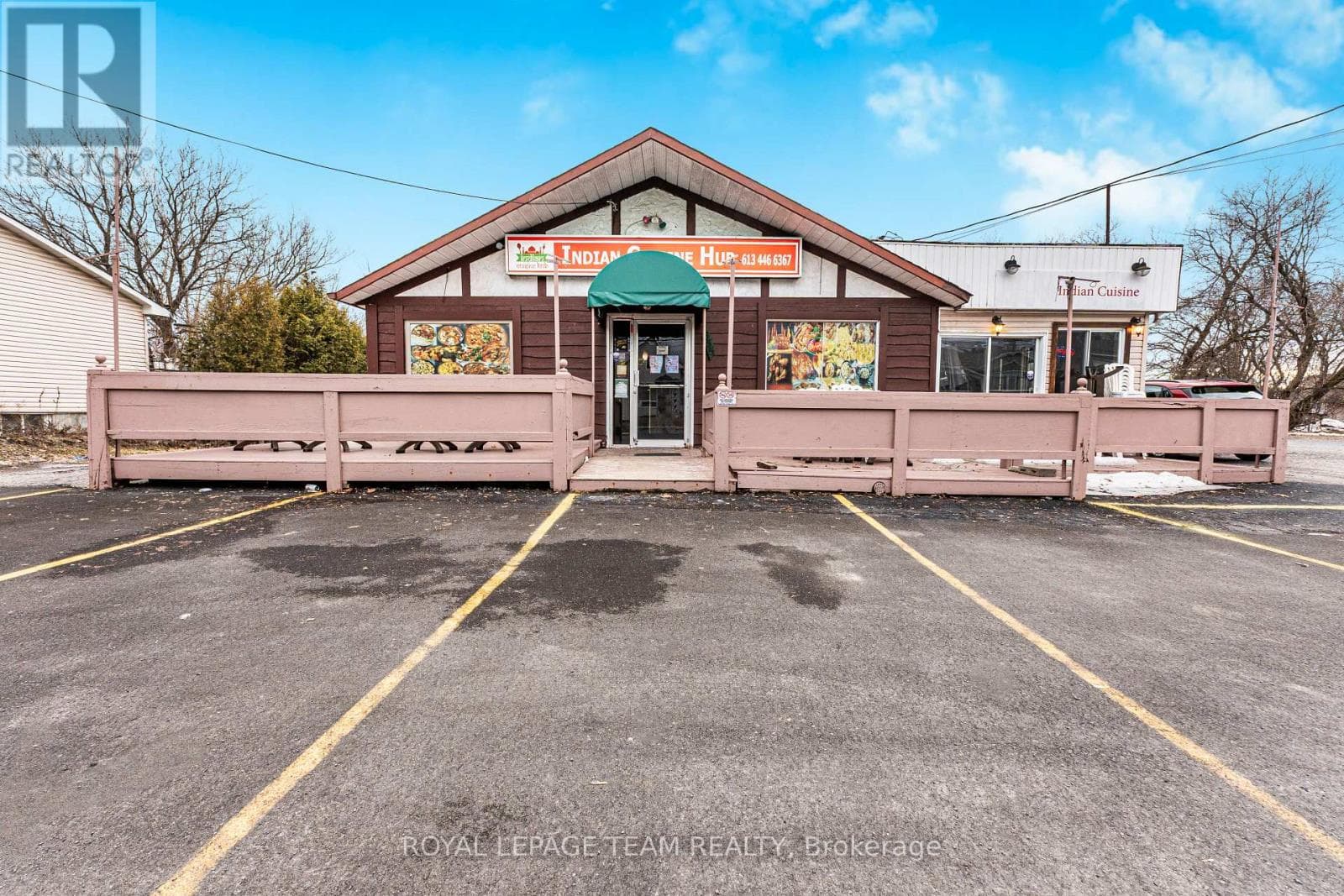 655 Laurier Street