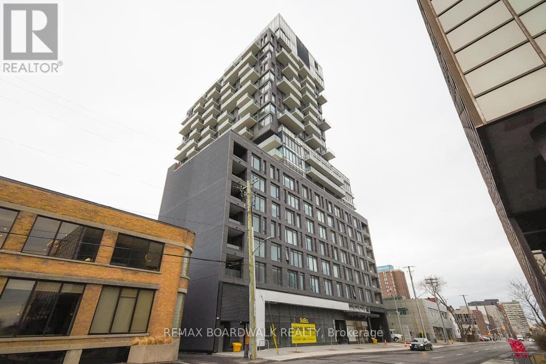 1709 - 203 Catherine Street