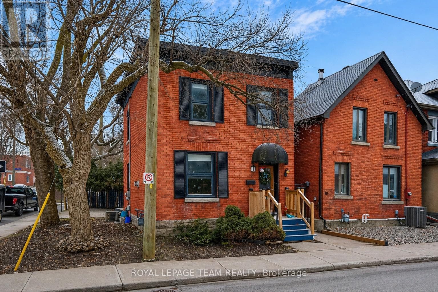 8 Lewis Street