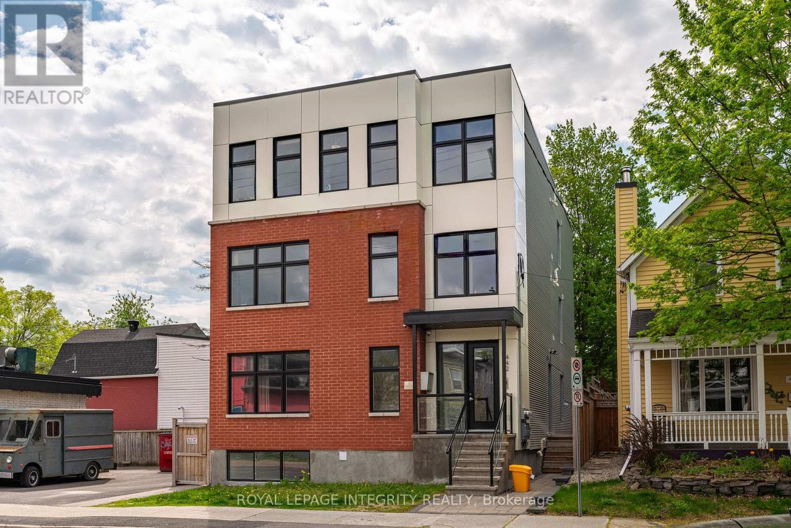 442 Sunnyside Avenue