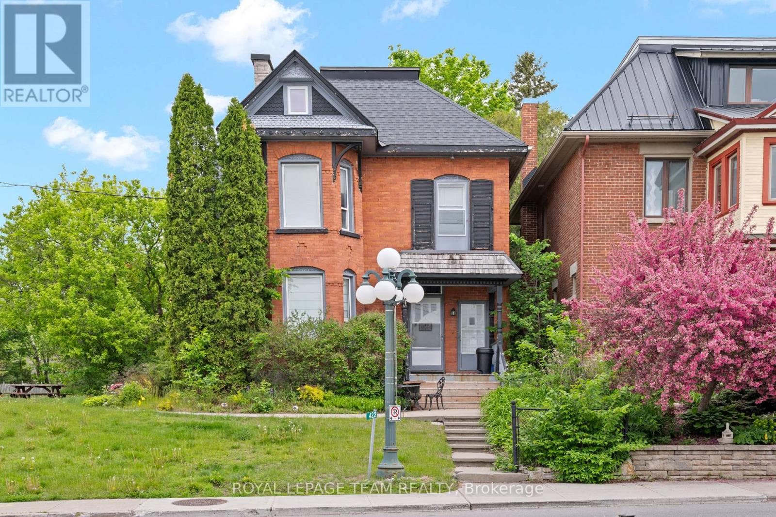 422 Donald B Munro Drive