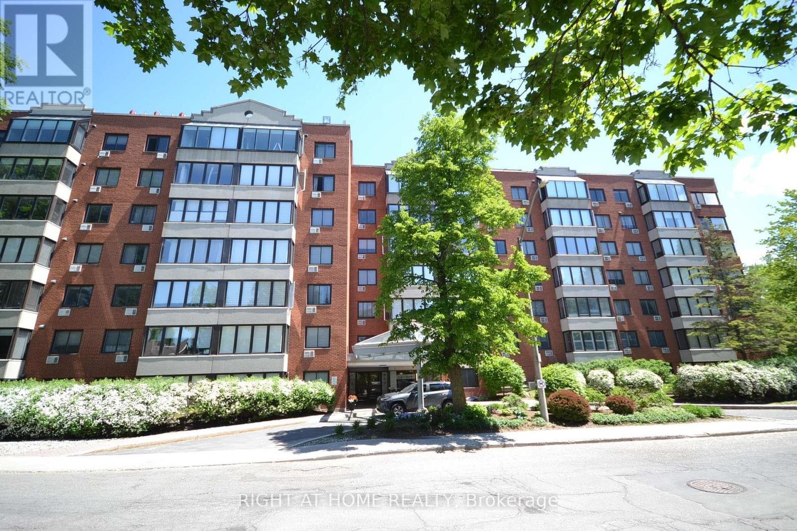 309 - 225 Alvin Road N