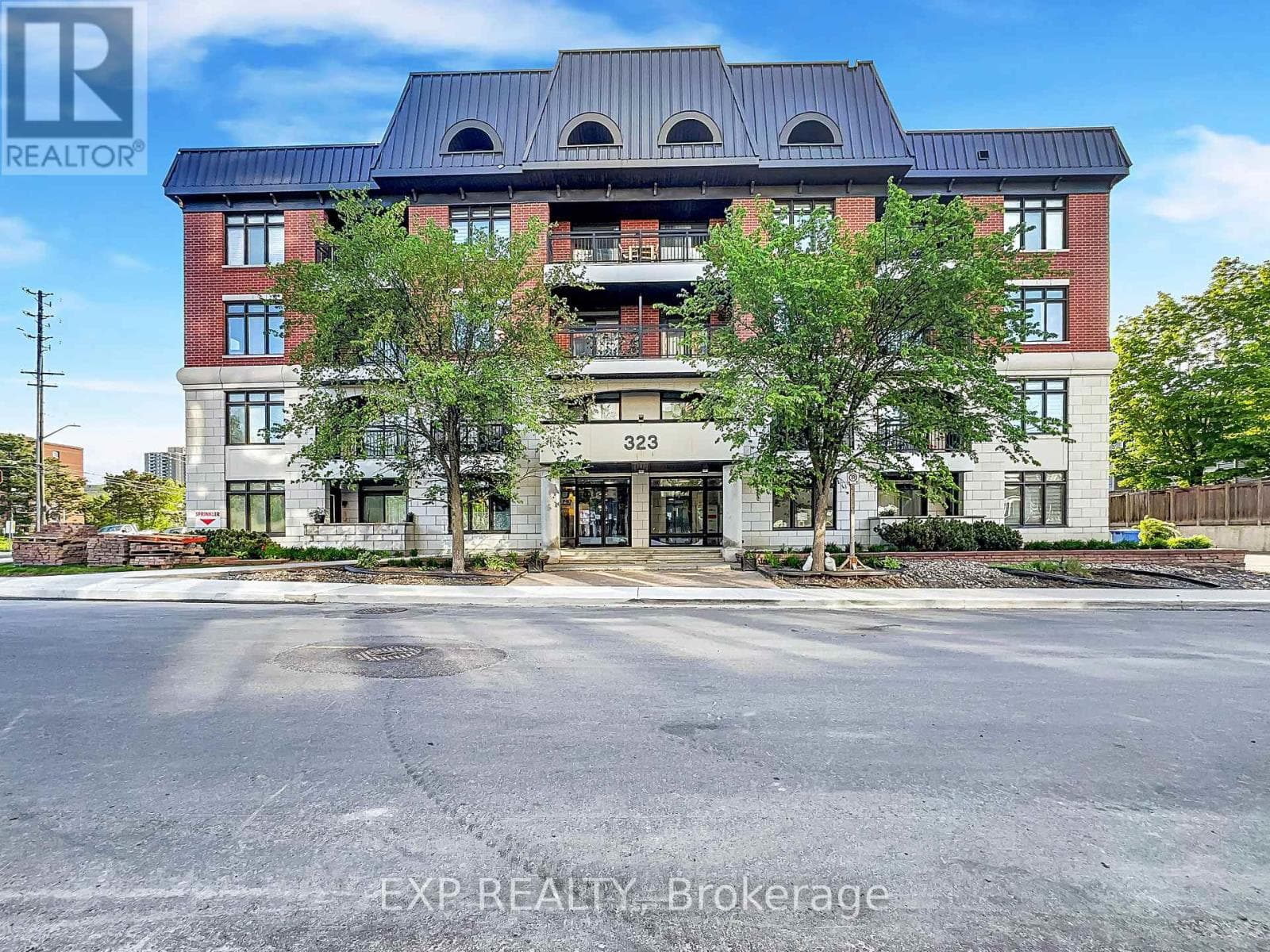 10 - 323 Winona Avenue