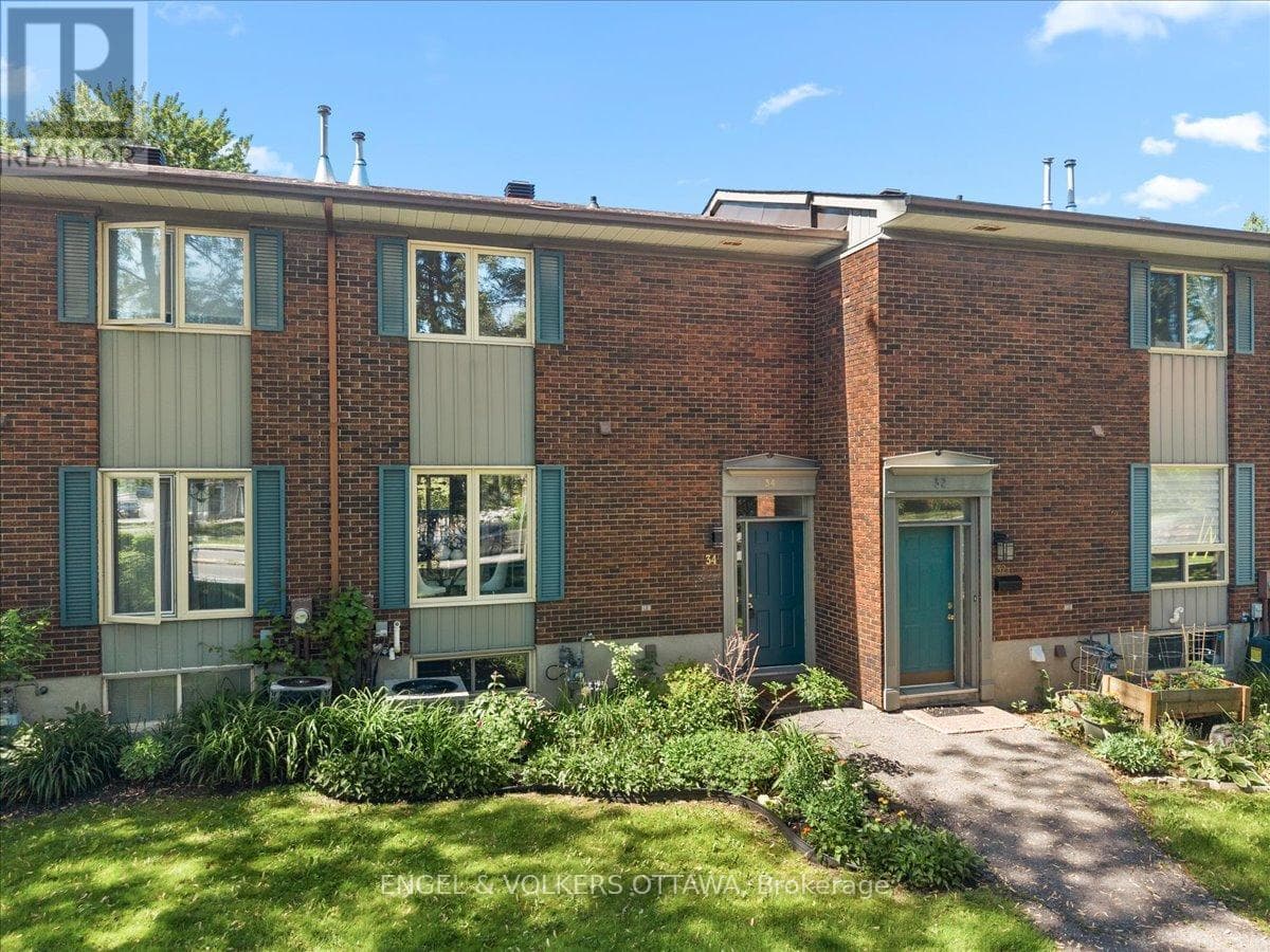 34 Viewpointe Private