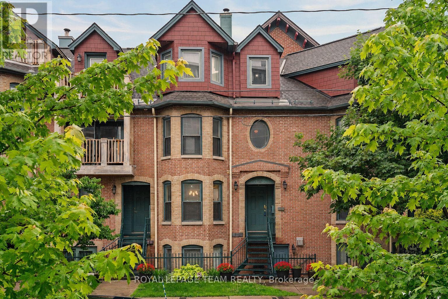 2 - 220 Wilbrod Avenue