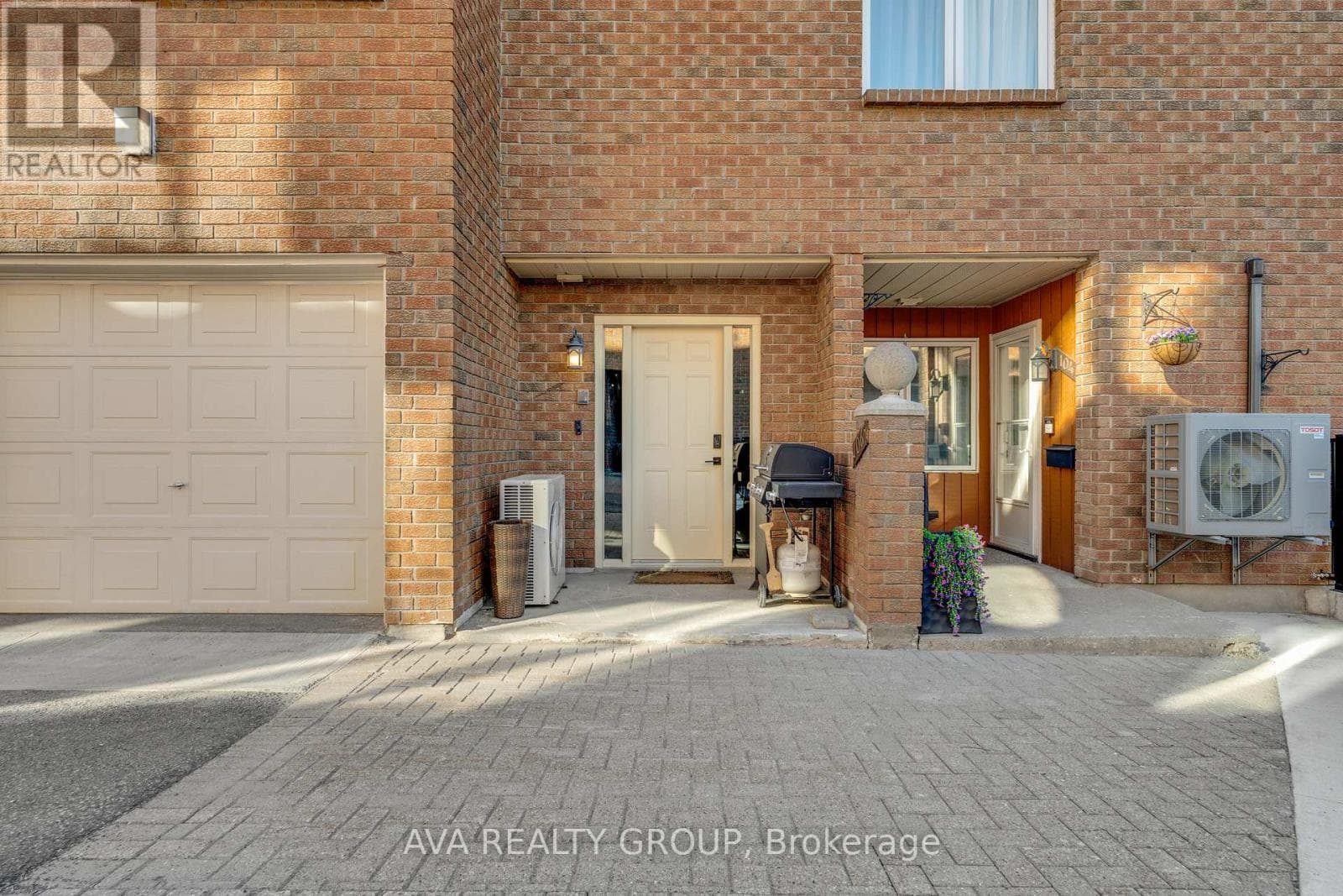 106 Stratas Court N