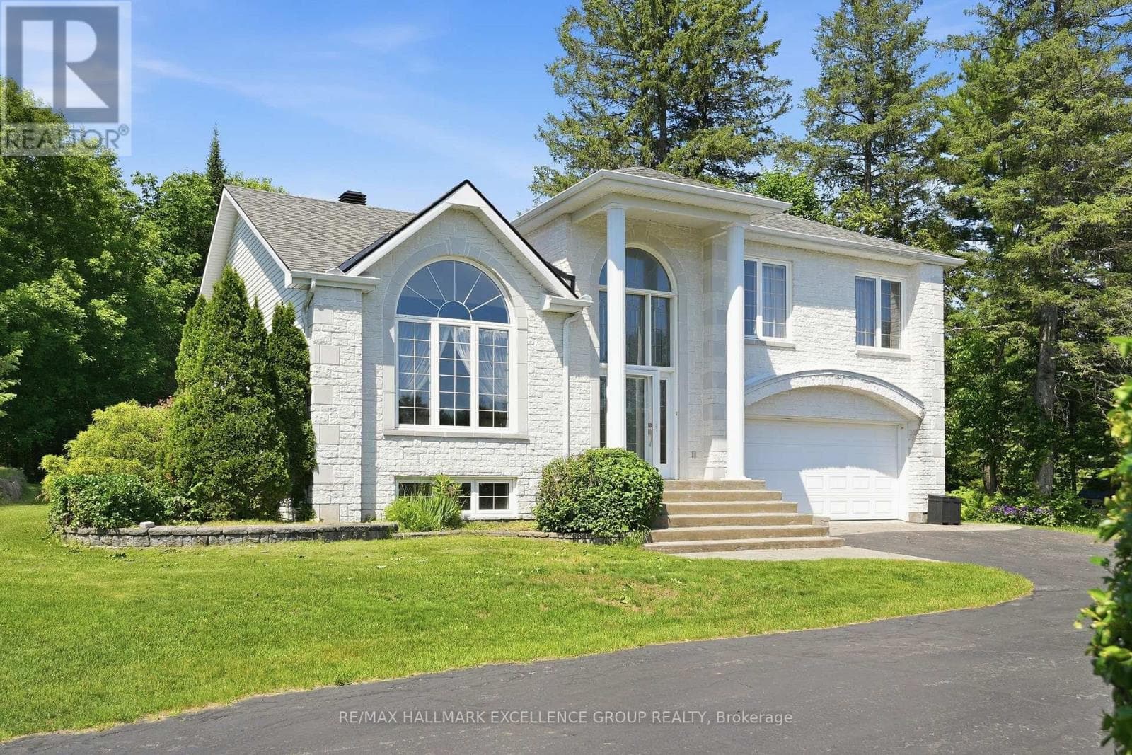 480 Du Ruisseau Street