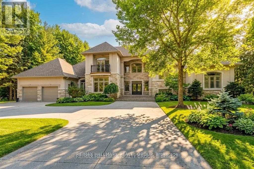 5800 Queenscourt Crescent