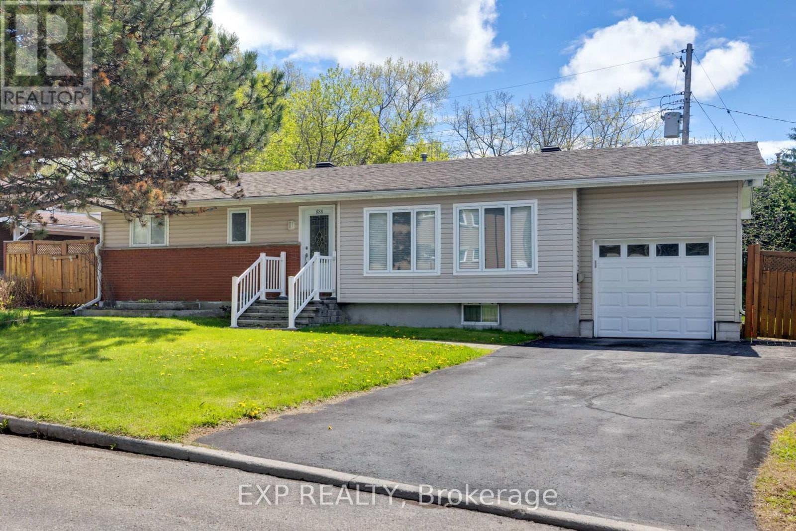 888 Charleswood Avenue