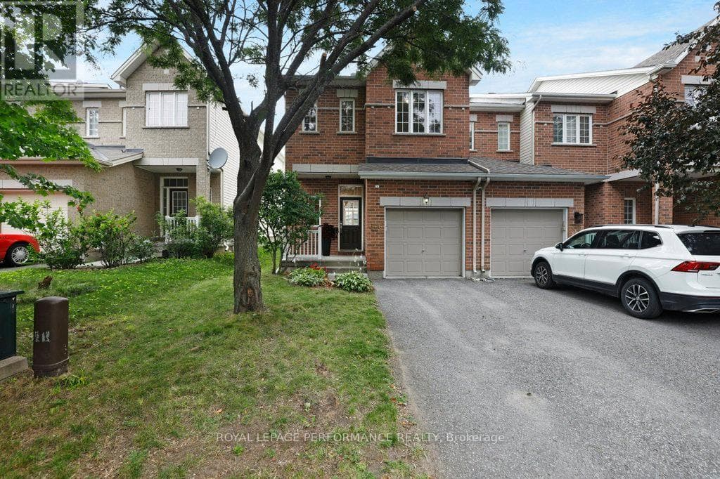 306 Waymark Crescent