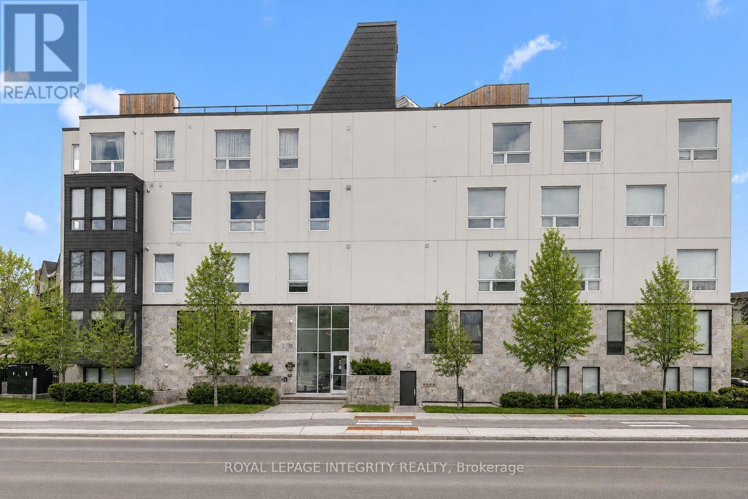 204 - 150 Greenfield Avenue
