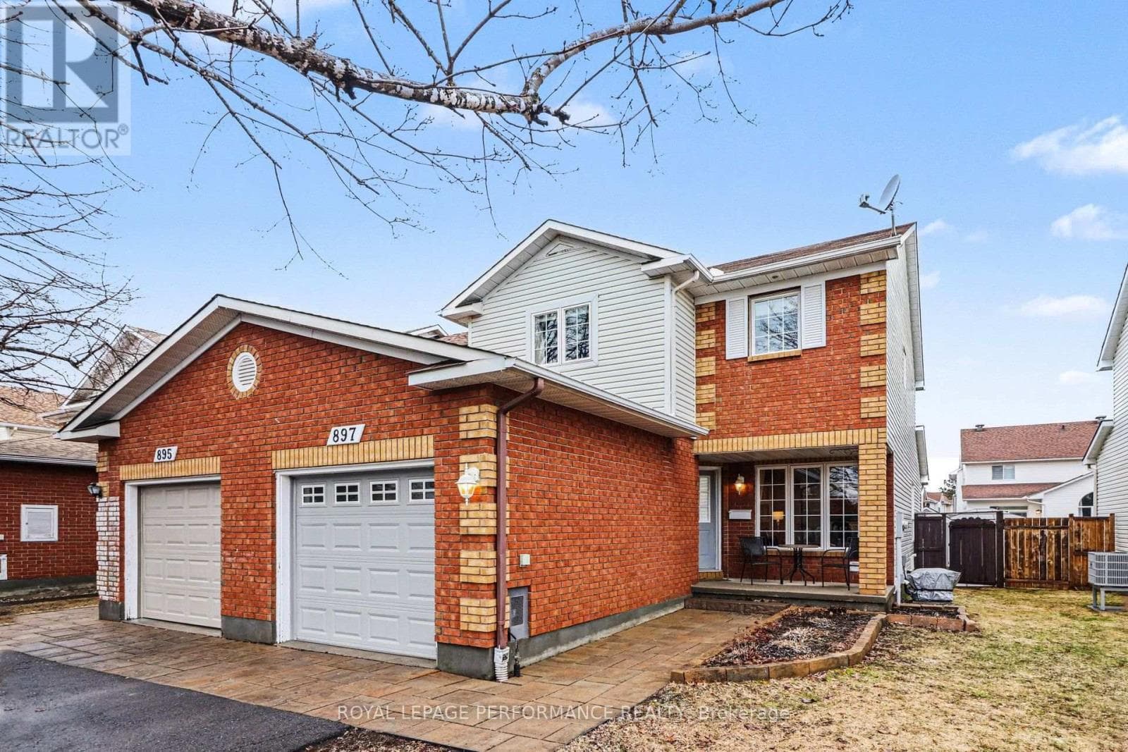 897 Paradise Crescent