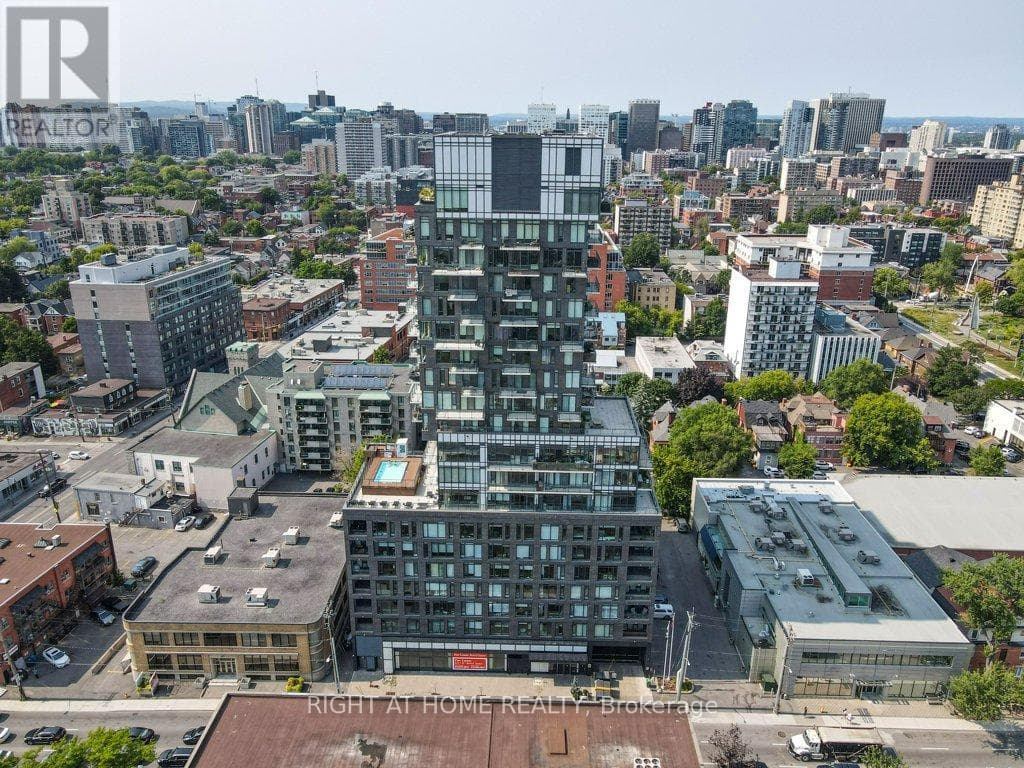 705 - 203 Catherine Street