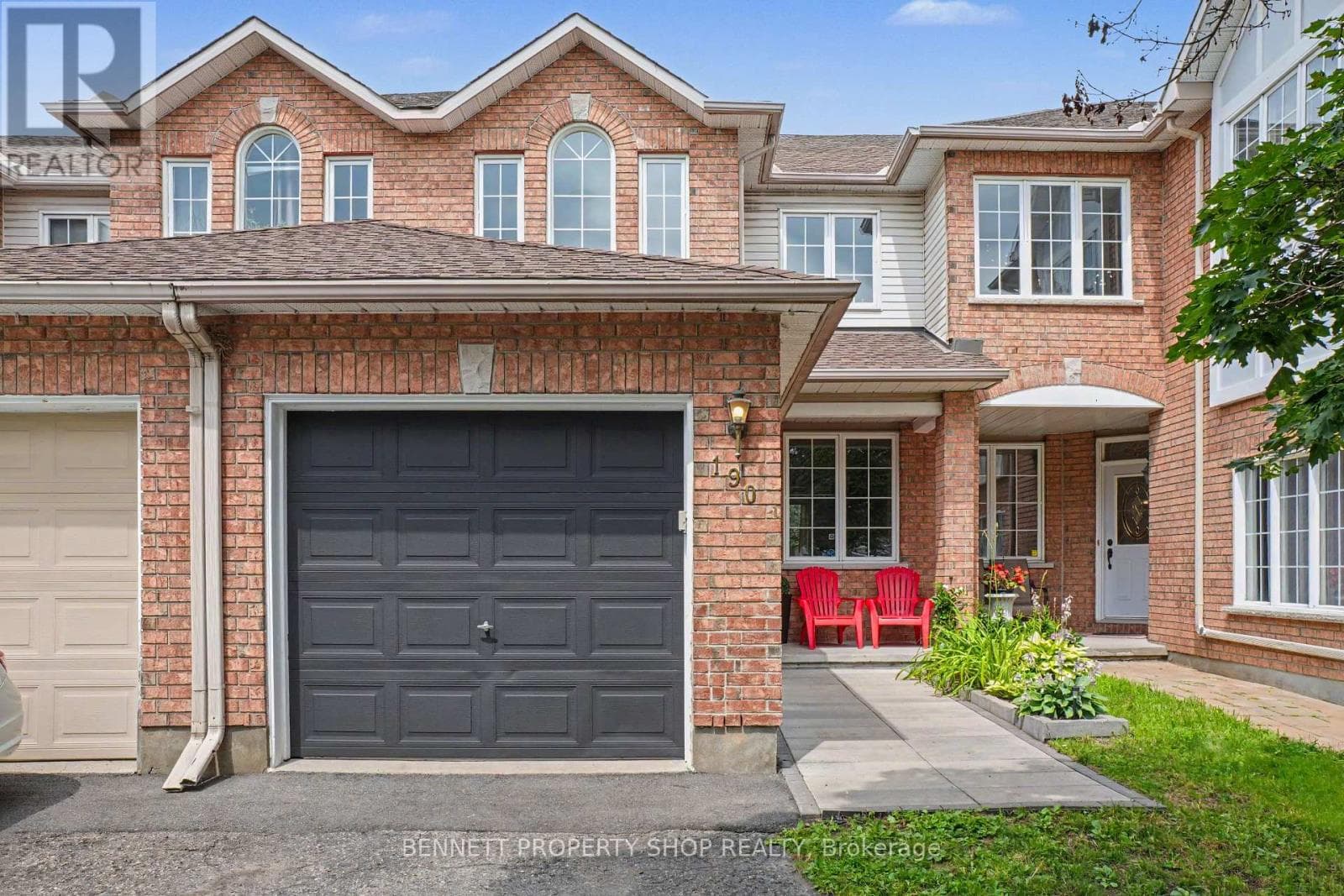 190 Forestglade Crescent