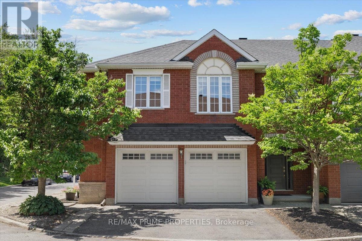 201 Gladeview Private