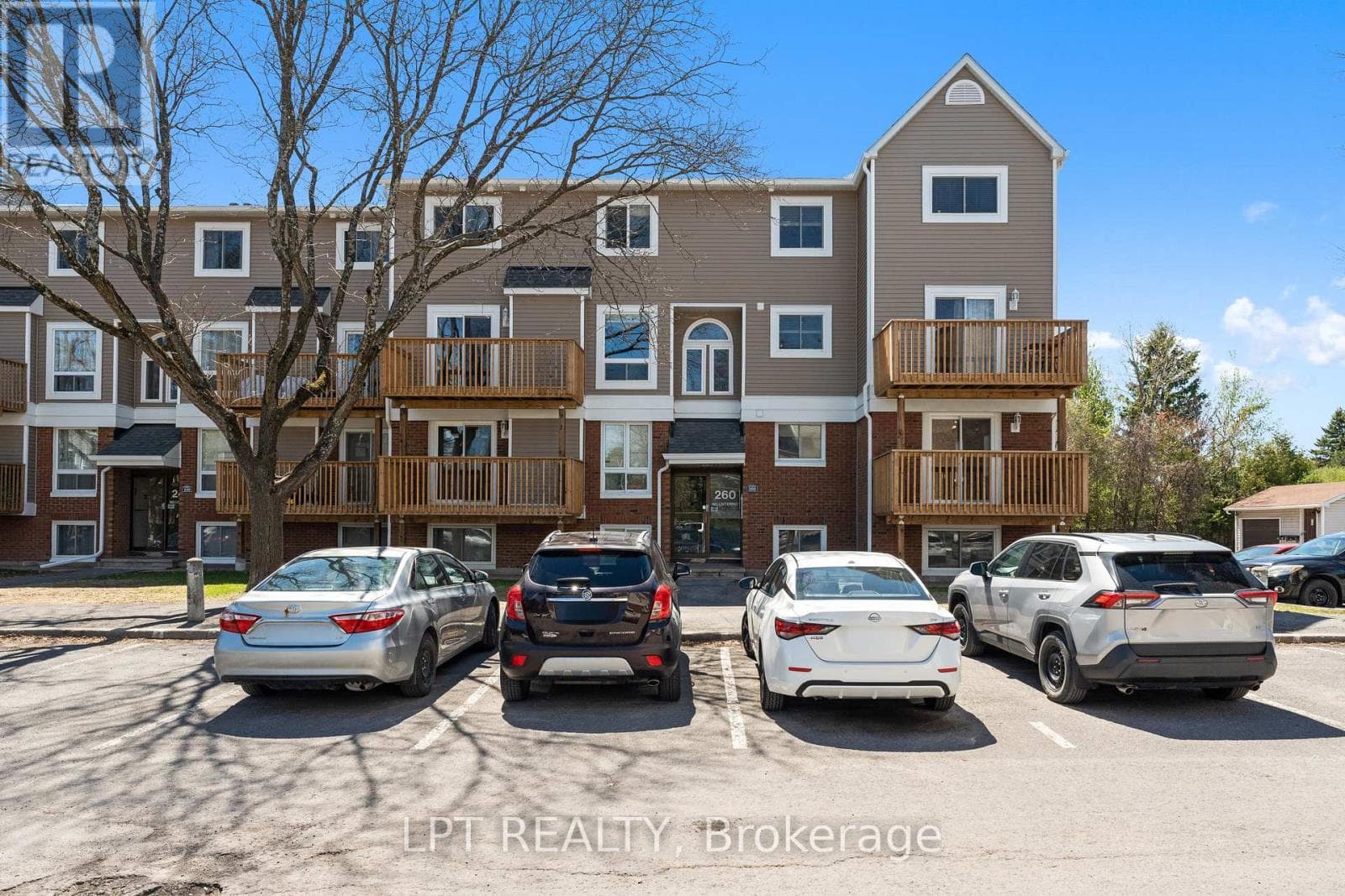 4 - 260 Fenerty Court