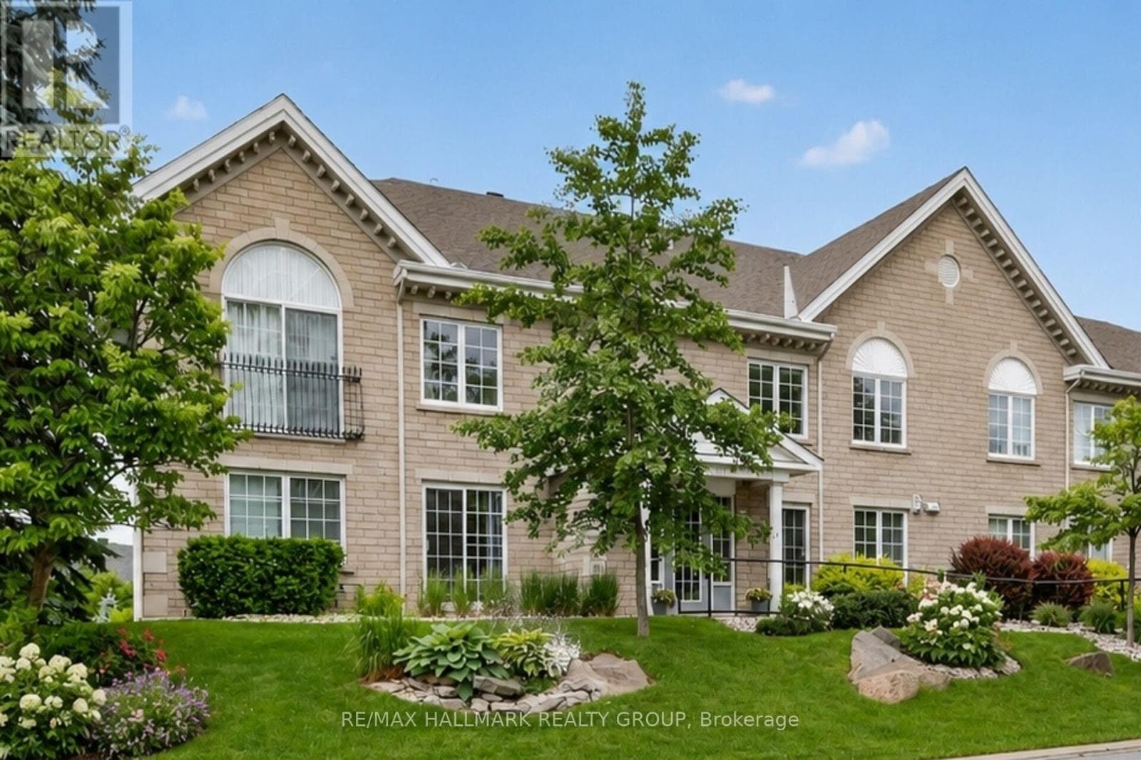 2b - 51 Robson Court