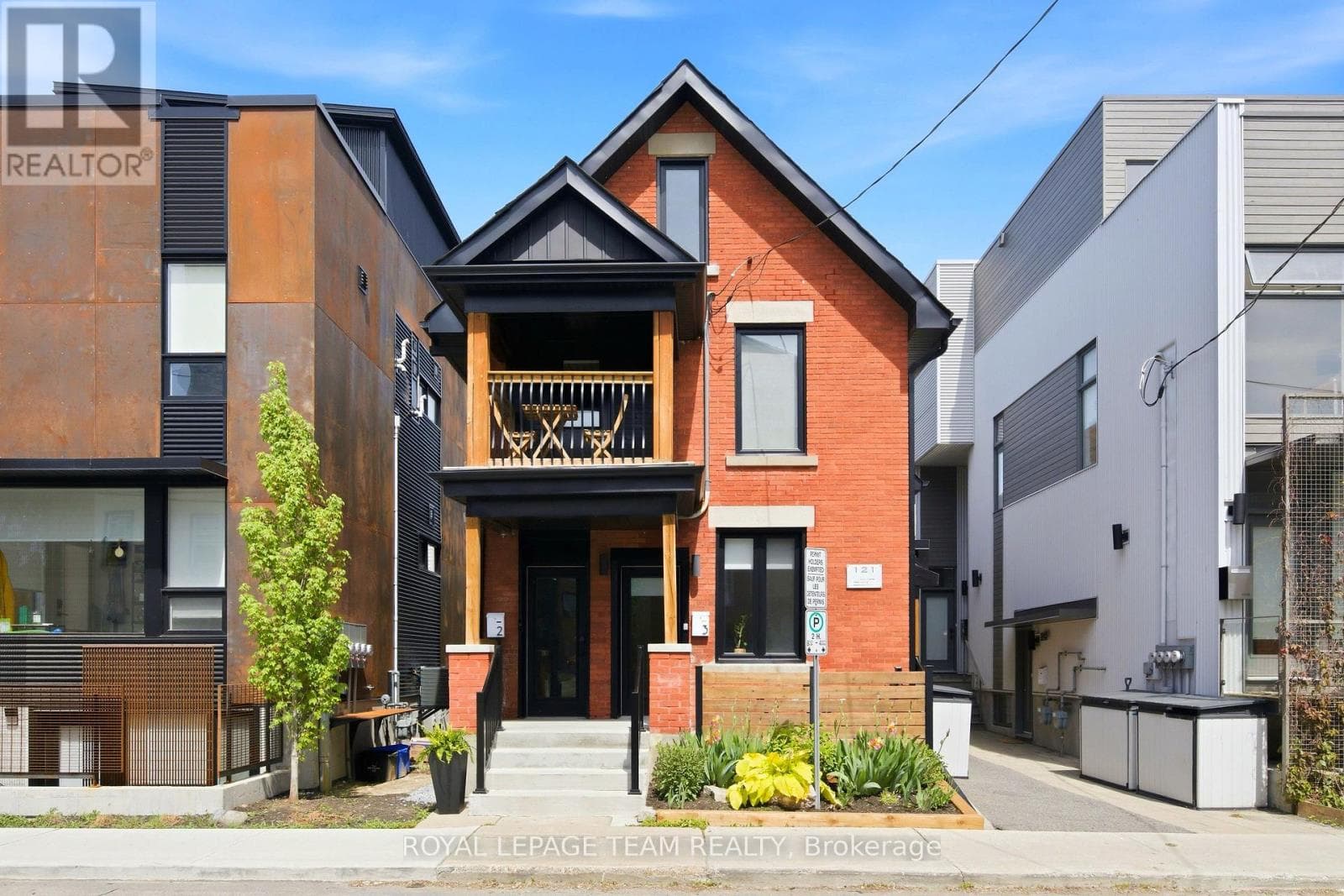 121 Carruthers Avenue