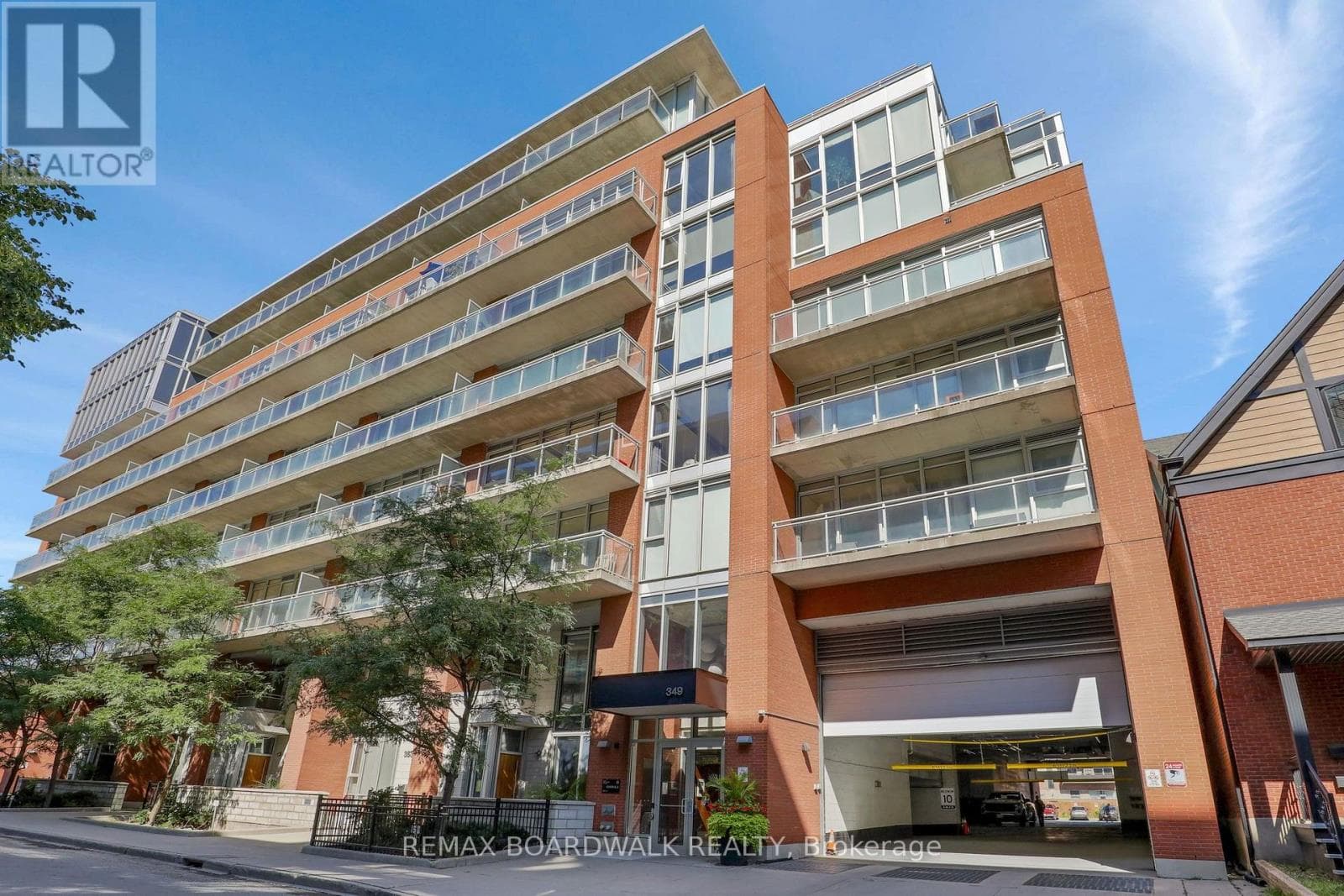 524 - 349 Mcleod Street