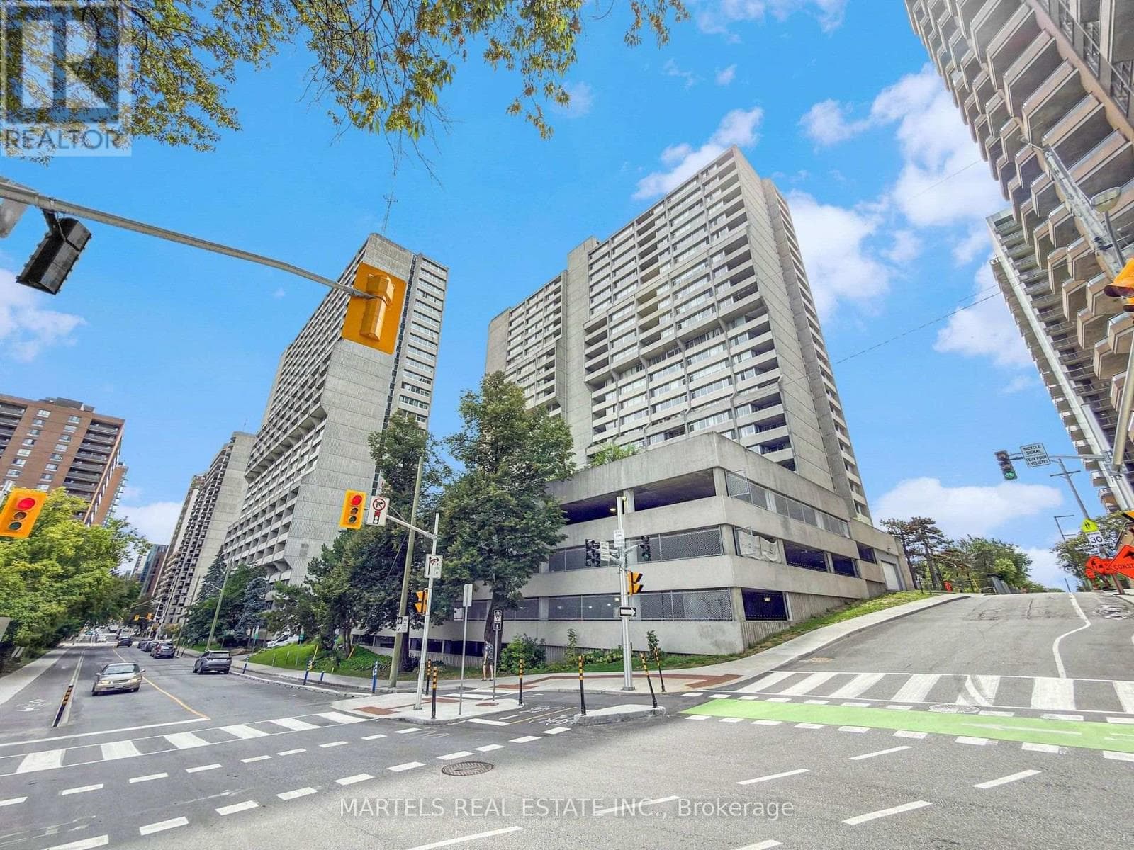 904 - 530 Laurier Avenue W