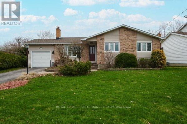 401 Phoenix Crescent