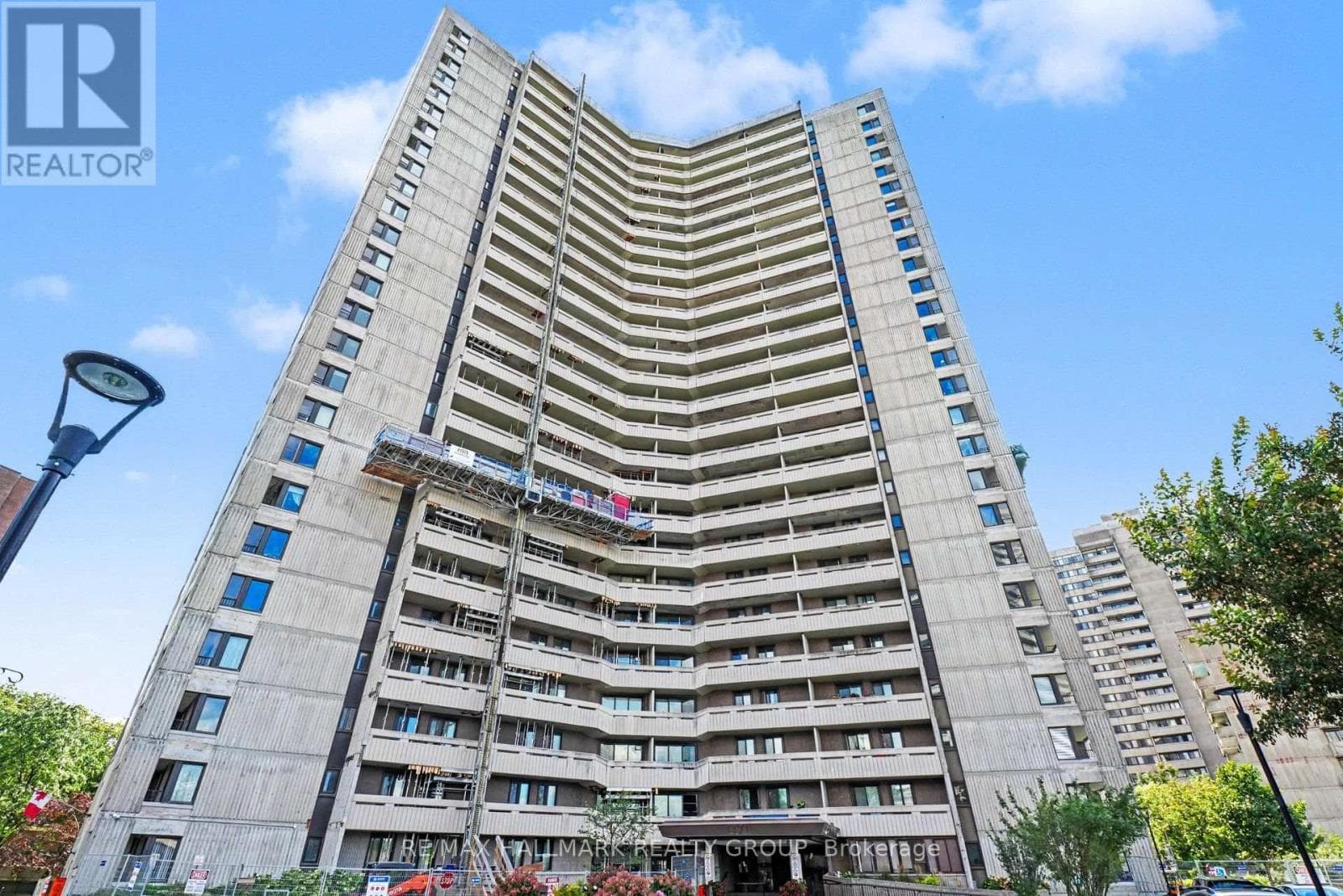 1112 - 1171 Ambleside Drive
